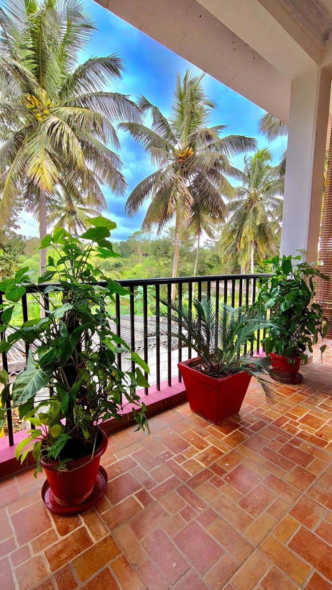 Flintstone Home Kushālnagar Exterior foto